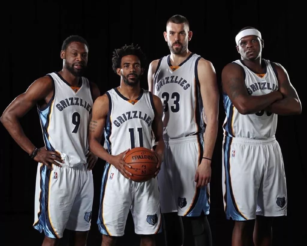 后卫之间的 后卫之间的